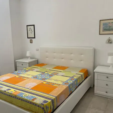 Porto Delle Genti ليباري